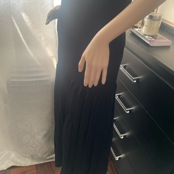 NWNT jersey knit Elegant Black Sleeveless Dress with lots of stretch size S - Picture 4 of 8